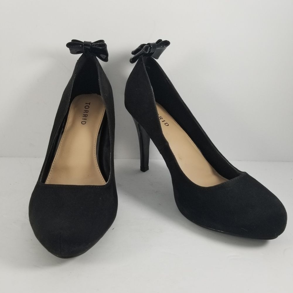 Torrid Black Faux Suede Almond Toe Bow Heel Pumps 9.5W 11428505 Wide Width